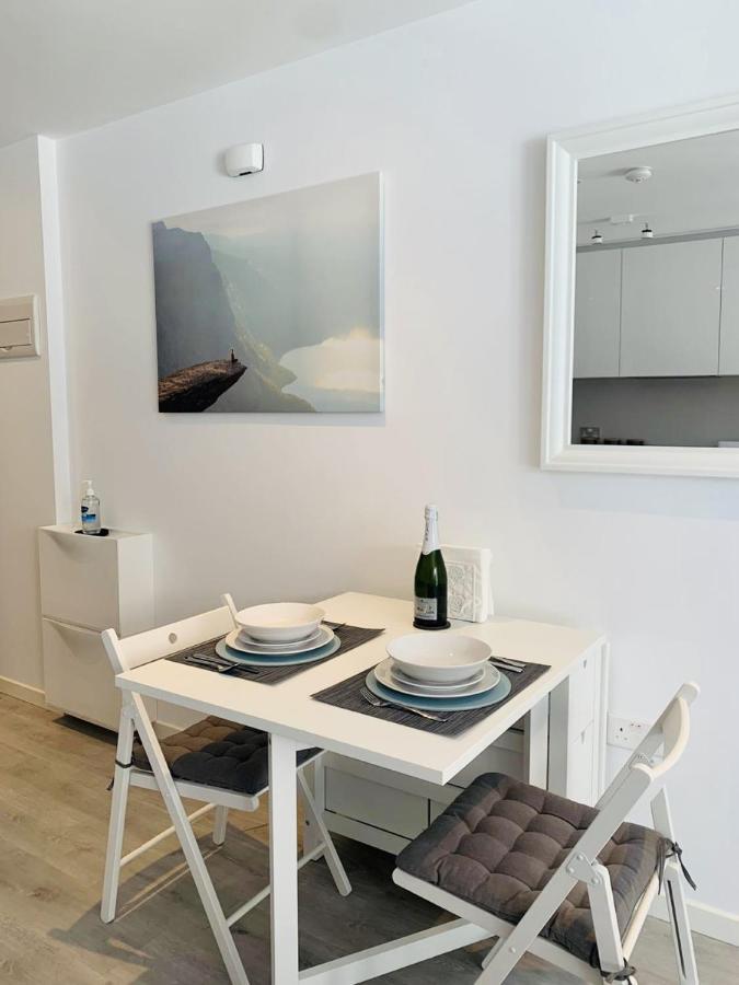Cp Top Floor Luxury Studio ยิบรอลตาร์ ภายนอก รูปภาพ